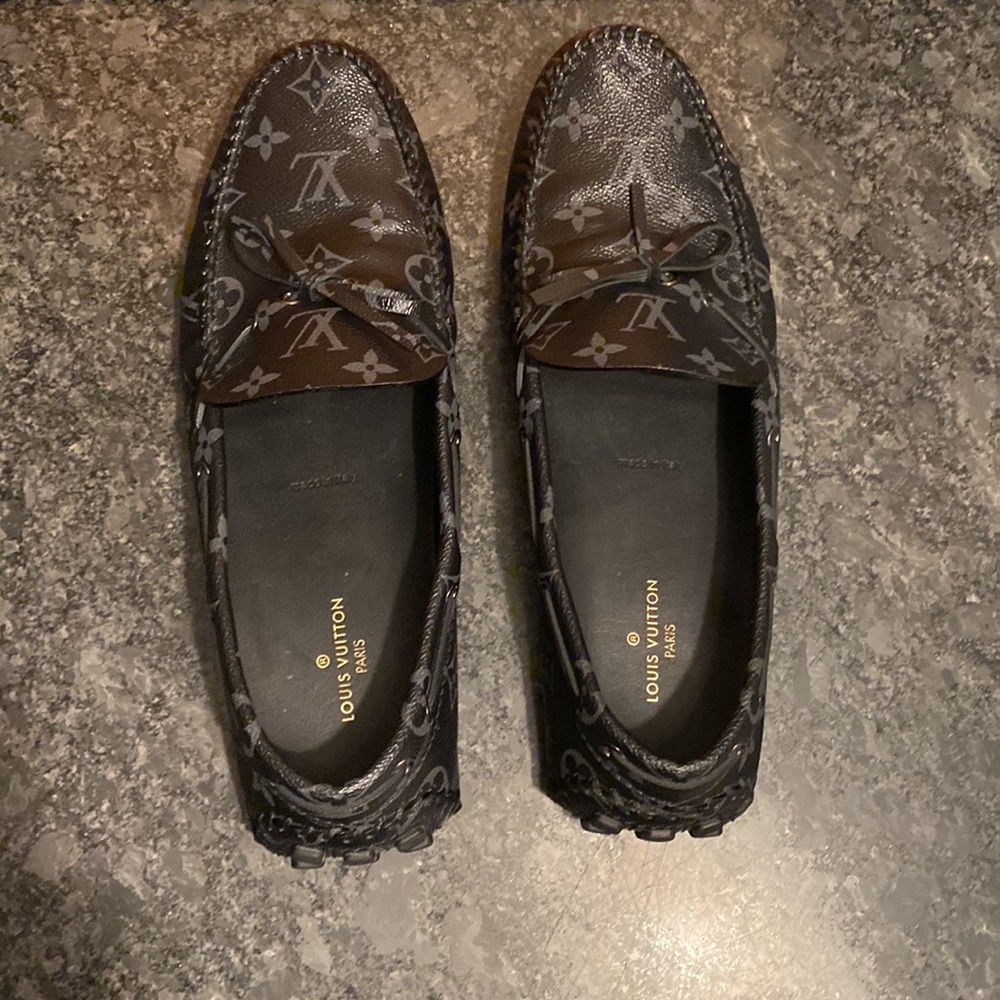 🦁 Louis Vuitton LV Monogram Eclipse Loafers - Picture 13 of 17